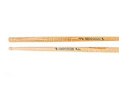 HeadHunters Hickory Grooves Une baguette de batterie